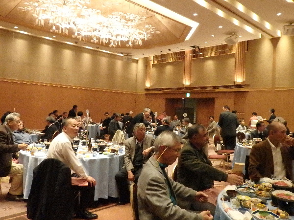 懇親会の様子１