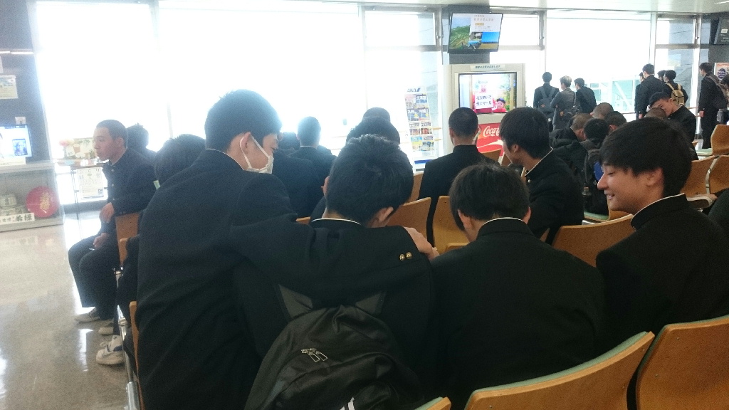 １日目 能登空港 搭乗ロビー