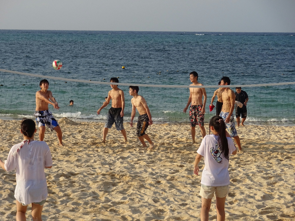 ２日目 マリンスポーツ体験 ビーチバレー