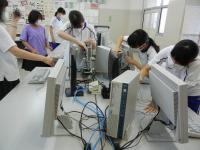 パソコン取り外し作業中