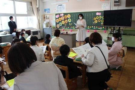 新しい学習用具の確認。ワクワクしますね。