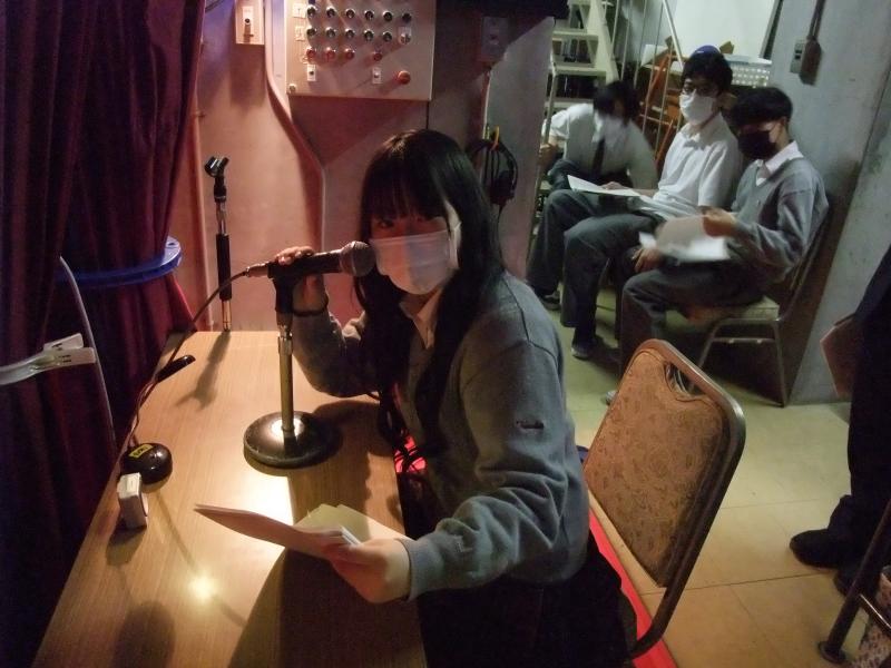 アナウンスしています