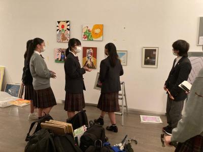 順番に作業している様子