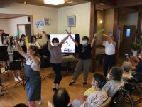 マツケンサンバで盛り上がりました(あんずの里四十万)