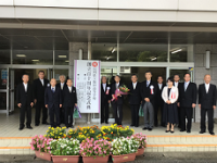 谷先生を囲んで