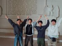 「人民の、人民による、人民のための政治」の碑文前