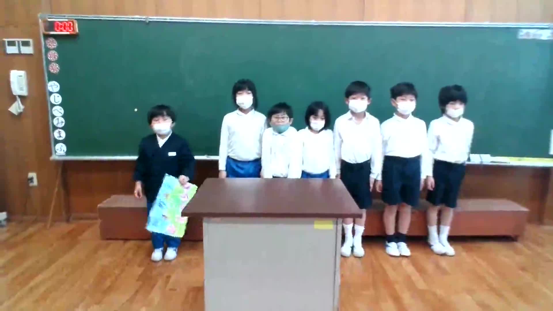 1年生　紙芝居「たぬきの糸車」