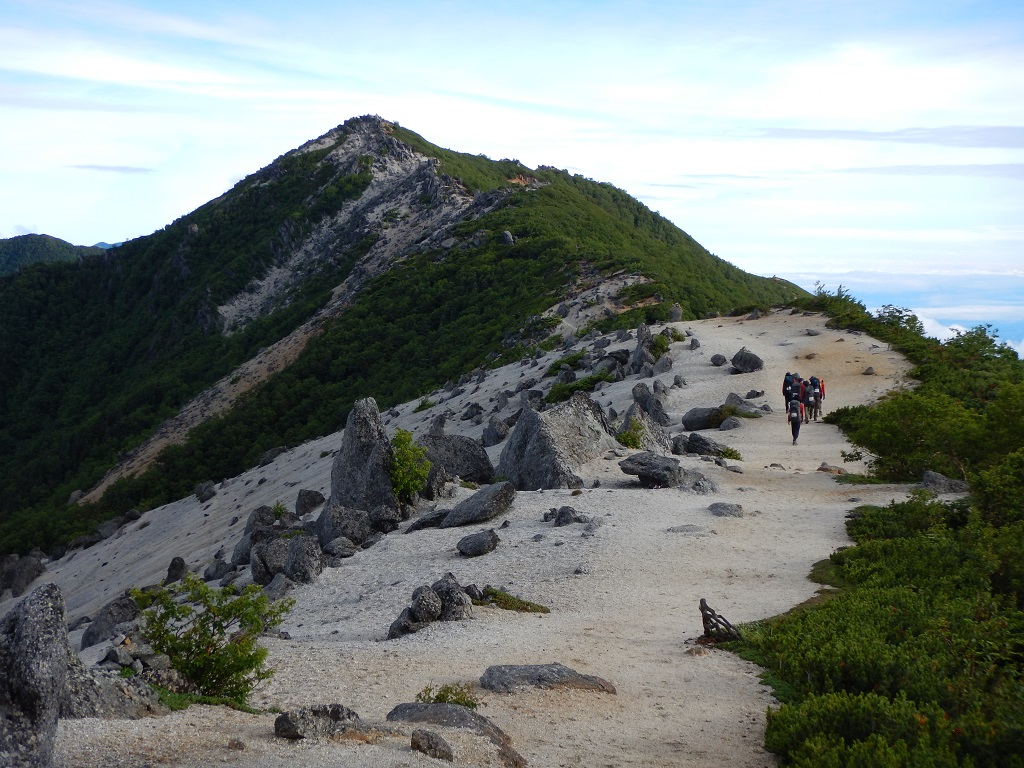 南アルプス　鳳凰三山 薬師ヶ岳から観音ヶ岳へ向かう