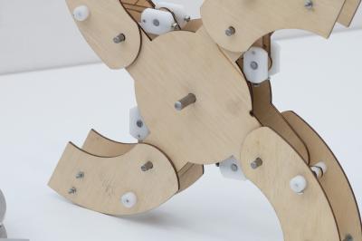 昇降ロボット用タイヤ