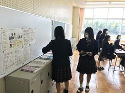 家で勉強してきた課題を提出します