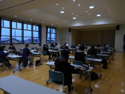 検定の運営をする生徒たち