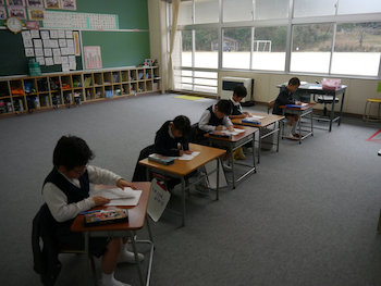 書き初め大会低学年