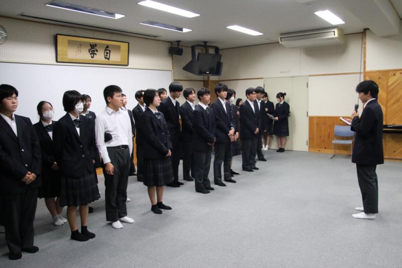 激励する生徒会長松井さん