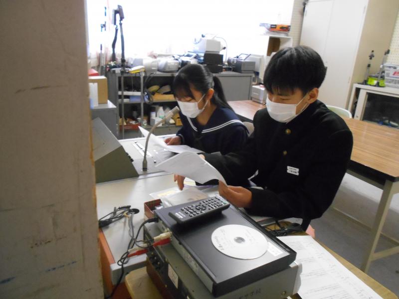 インタビュー放送の様子