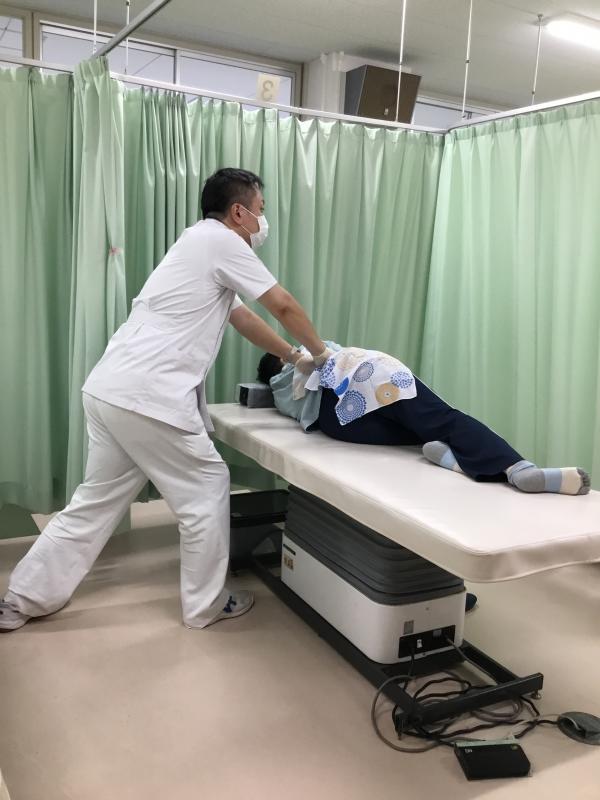 敬老マッサージの様子