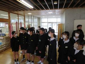 校舎見学の様子