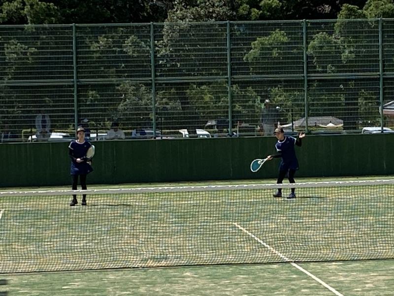試合に挑む山下莉乃杏選手・金内ひより選手（ともに１年）