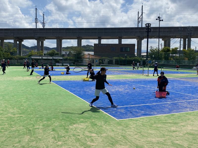 合同練習に励む選手たち