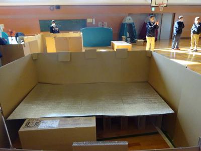 段ボールベットと仕切りの完成！