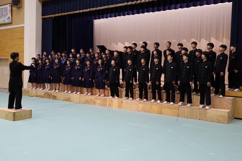 全校合唱